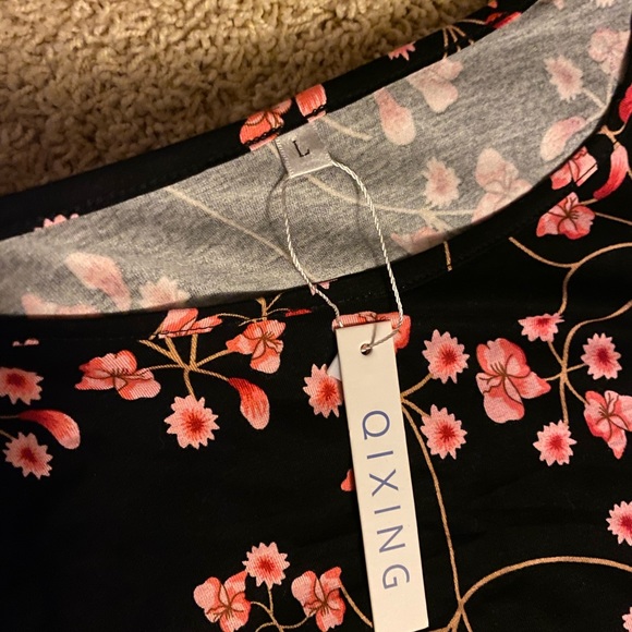 Flowered Tunic - Picture 6 of 13